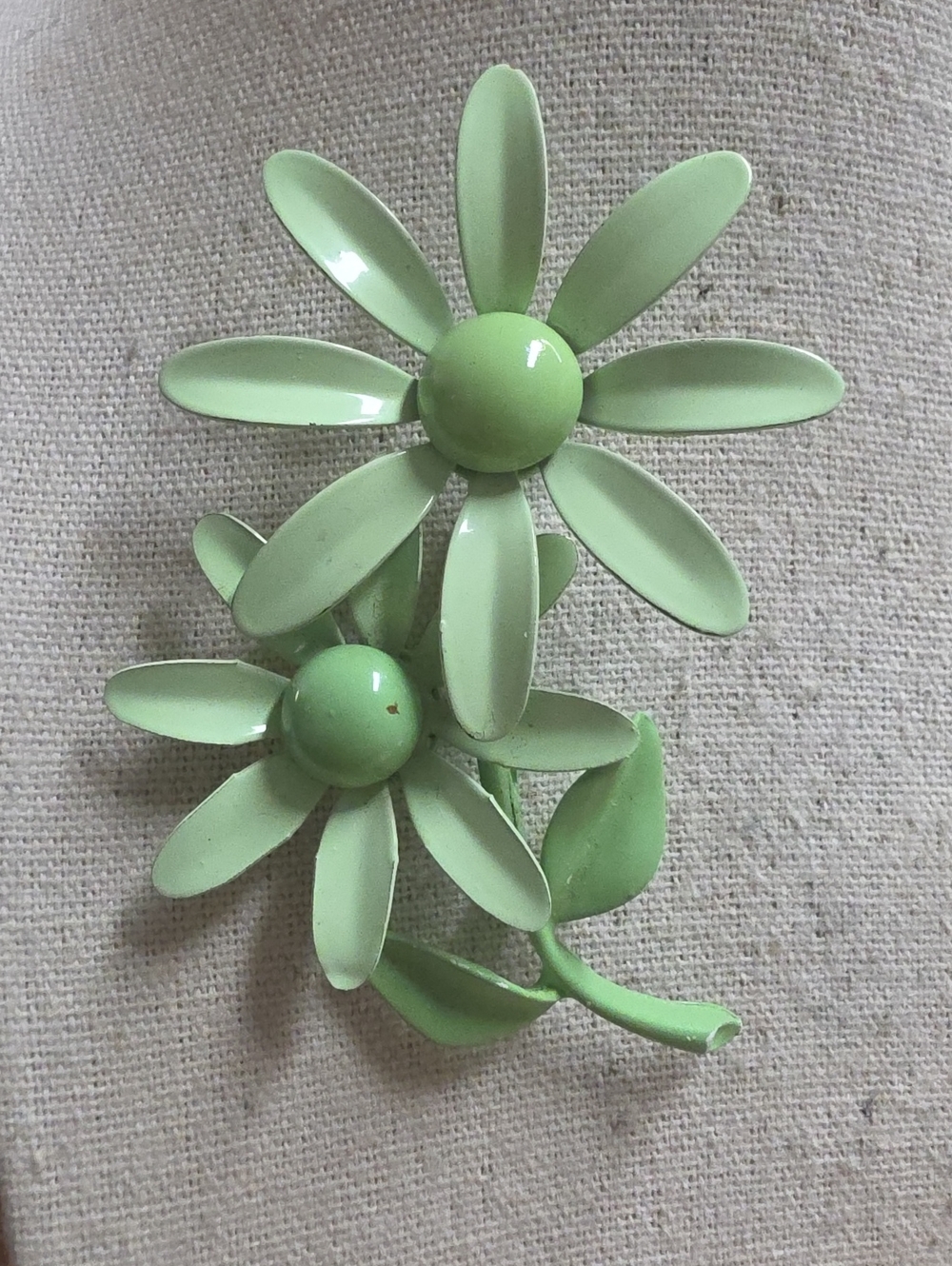 Vintage Green Enamel Floral Brooch.
